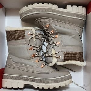 Storm By Cougar Winter Boots Size 9